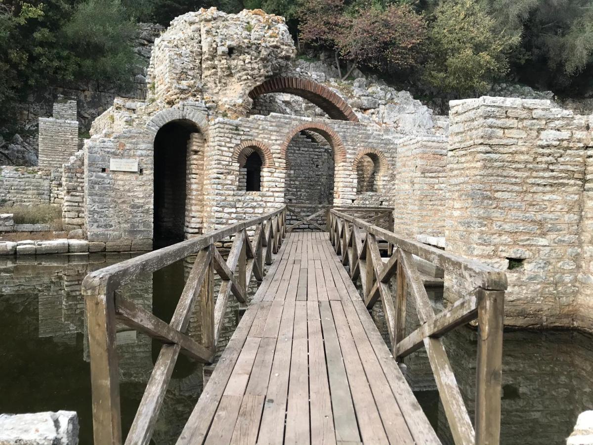 Castle Of Monte Cristo With Pool-Ilio Sarandë Exteriér fotografie